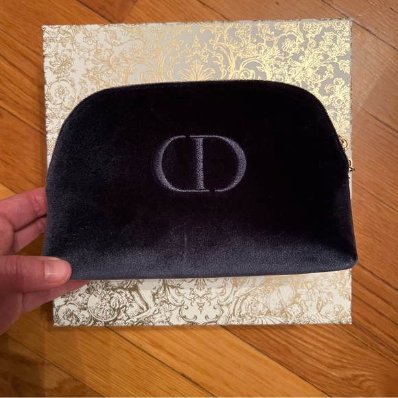 Dior Velvet Pouch Set of 2 in Navy & White - Picture 6 of 10